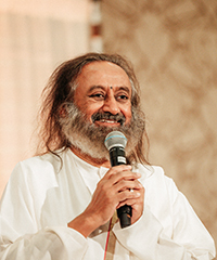 Sri Sri Ravi Shankar headshot